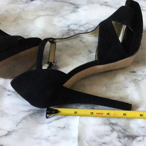 Michael Kors T-Strap heel black size 7 - Picture 7 of 7